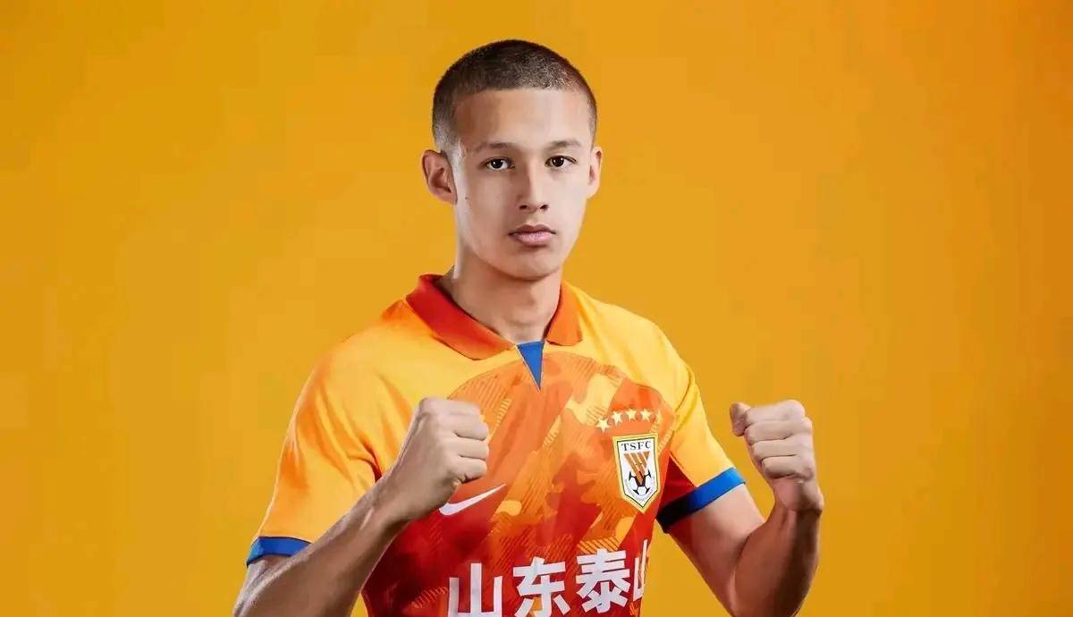 足球俱乐部收购潜力新星，未来可期备战联赛的简单介绍