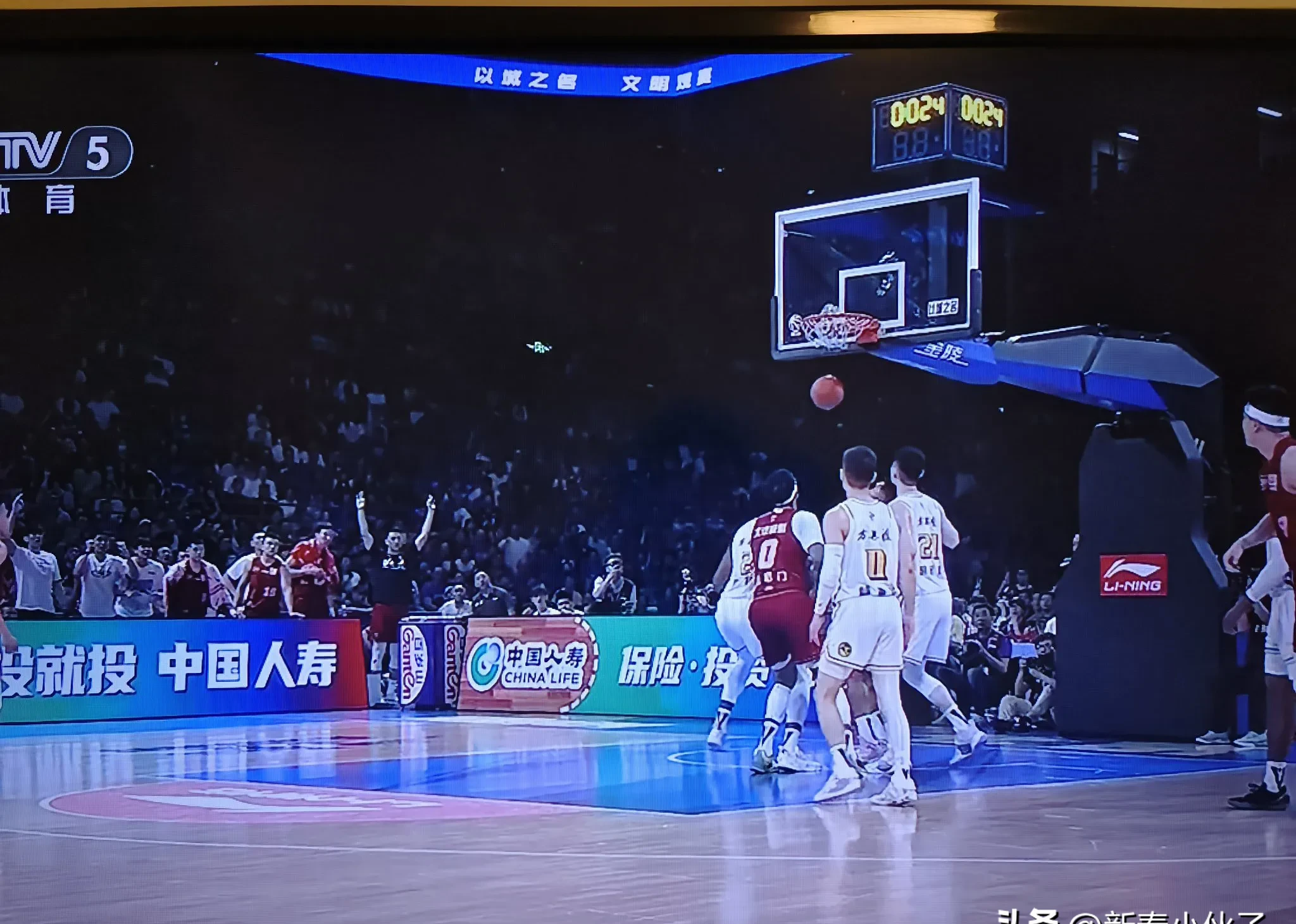 强势反弹！球队主场取得胜利的简单介绍